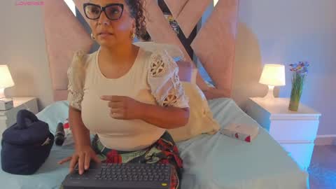 Snapshot of evaa_mills chatting on May 21, 8:27 pm Eva online show from May 21, 8:27 pm