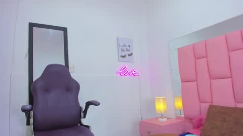 evaa_white online show from November 12, 12:05 pm