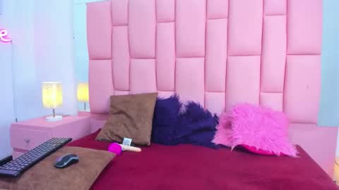 evaa_white online show from November 22, 12:15 pm