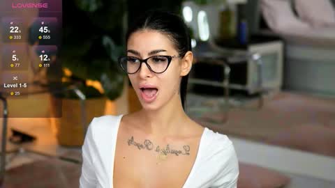 Snapshot of evaamanti chatting on November 8, 7:30 am Eva online show from November 8, 7:30 am