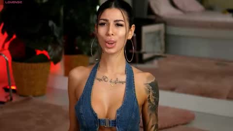 Snapshot of evaamanti chatting on November 15, 7:16 am Eva online show from November 15, 7:16 am