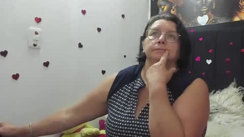 Snapshot of evaaross chatting on April 15, 8:31 pm Eva online show from April 15, 8:31 pm