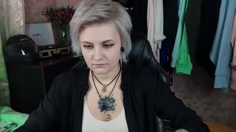 Snapshot of evabrownie chatting on February 5, 1:00 pm Eva Brownie online show from February 5, 1:00 pm