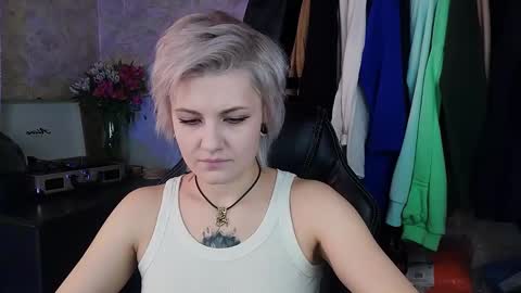 Snapshot of evabrownie chatting on February 12, 9:52 am Eva Brownie online show from February 12, 9:52 am