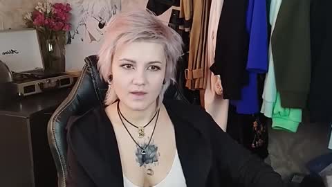 Snapshot of evabrownie chatting on February 19, 10:34 am Eva Brownie online show from February 19, 10:34 am