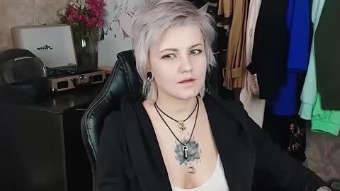 Snapshot of evabrownie chatting on February 19, 1:39 pm Eva Brownie online show from February 19, 1:39 pm