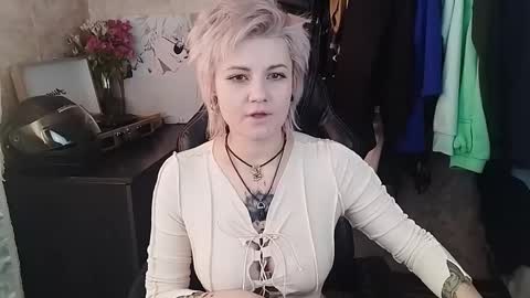 Snapshot of evabrownie chatting on February 21, 9:24 am Eva Brownie online show from February 21, 9:24 am