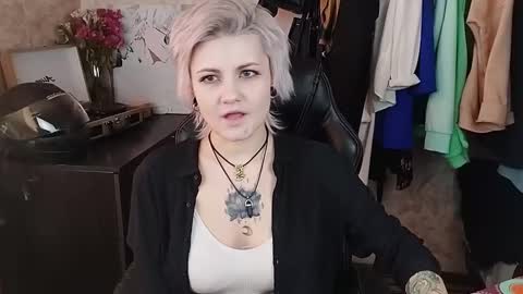 Snapshot of evabrownie chatting on February 22, 10:18 am Eva Brownie online show from February 22, 10:18 am