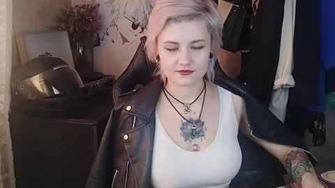 Snapshot of evabrownie chatting on February 27, 11:20 am Eva Brownie online show from February 27, 11:20 am