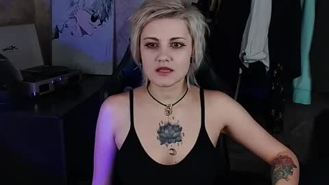 Snapshot of evabrownie chatting on March 4, 2:10 pm Eva Brownie online show from March 4, 2:10 pm