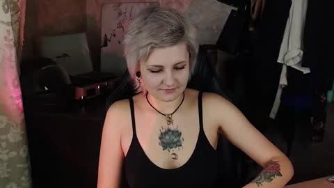 Snapshot of evabrownie chatting on March 8, 2:40 pm Eva Brownie online show from March 8, 2:40 pm