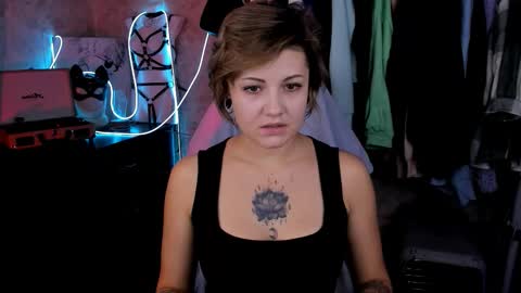 Snapshot of evabrownie chatting on October 2, 9:49 am Eva Brownie online show from October 2, 9:49 am