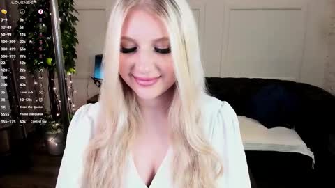 Eva  online show from March 12, 3:23 am