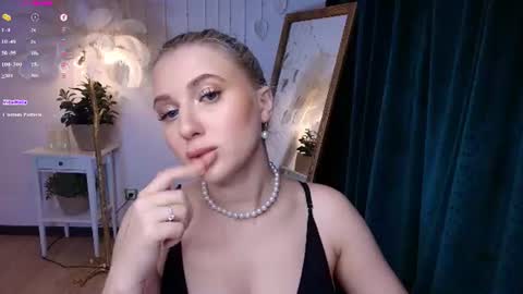 Eva  online show from June 9, 2:45 am