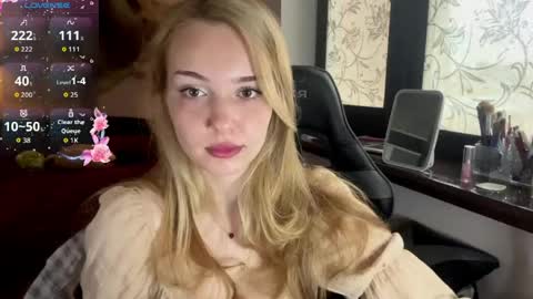 Snapshot of evacarter1 chatting on April 22, 11:01 am evacarter1 online show from April 22, 11:01 am