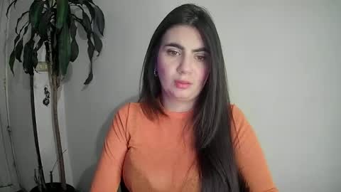 evacollins12 online show from December 7, 1:14 am