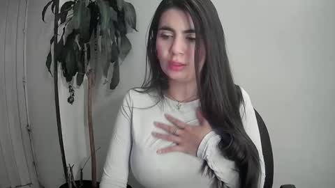 evacollins12 online show from December 18, 1:15 am
