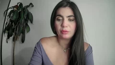 evacollins12 online show from January 28, 2:21 am