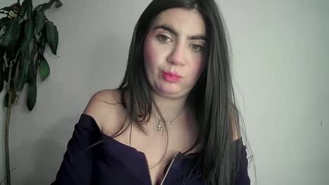 evacollins12 online show from January 29, 1:48 am