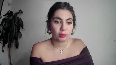 evacollins12 online show from February 9, 12:17 am