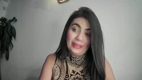evacollins12 online show from February 16, 10:54 pm