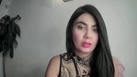 evacollins12 online show from February 17, 1:58 am