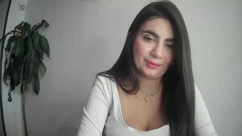 evacollins12 online show from February 17, 9:52 pm