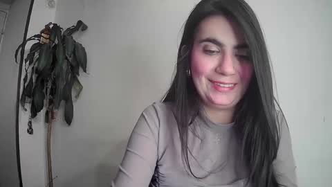 evacollins12 online show from February 20, 3:01 am