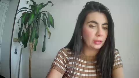 evacollins12 online show from February 23, 8:33 pm