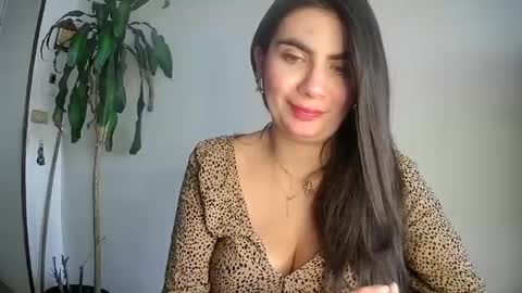 evacollins12 online show from March 5, 9:15 pm
