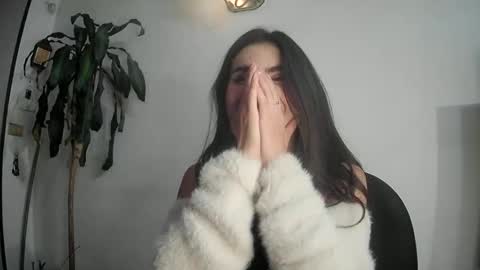 evacollins12 online show from March 8, 1:39 am