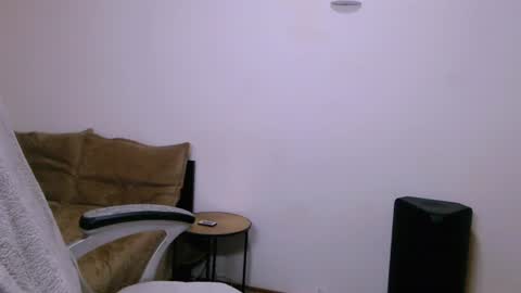 Snapshot of evadesireone chatting on June 22, 7:22 pm EvadesireONE online show from June 22, 7:22 pm