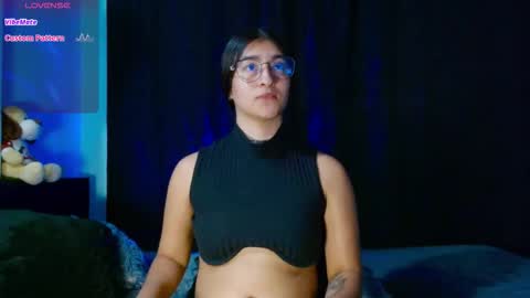 Snapshot of evah_lee chatting on October 17, 4:48 am Evah Lee online show from October 17, 4:48 am