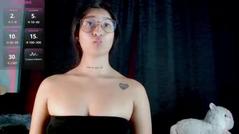 Snapshot of evah_lee chatting on October 25, 3:58 am Evah Lee online show from October 25, 3:58 am