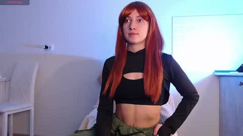 Snapshot of evahailey_ chatting on December 2, 7:36 am Eva online show from December 2, 7:36 am