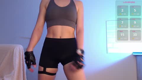 Snapshot of evahailey_ chatting on December 3, 5:09 am Eva online show from December 3, 5:09 am