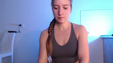 Snapshot of evahailey_ chatting on September 25, 4:05 am Eva online show from September 25, 4:05 am