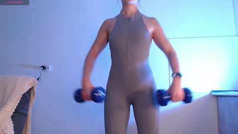 Snapshot of evahailey_ chatting on September 28, 3:56 am Eva online show from September 28, 3:56 am