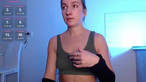 Snapshot of evahailey_ chatting on October 21, 2:56 am Eva online show from October 21, 2:56 am