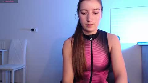 Snapshot of evahailey_ chatting on November 5, 3:06 am Eva online show from November 5, 3:06 am