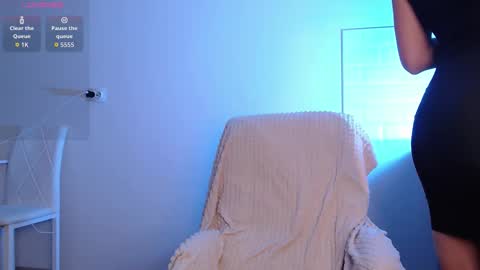 Snapshot of evahailey_ chatting on November 14, 3:38 am Eva online show from November 14, 3:38 am