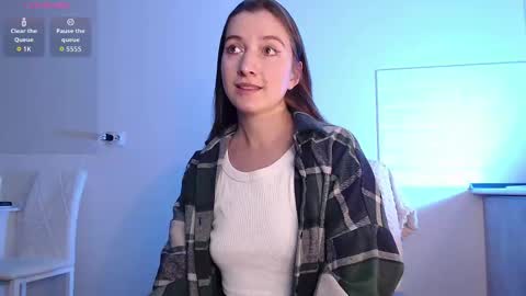 Snapshot of evahailey_ chatting on November 21, 7:07 am Eva online show from November 21, 7:07 am