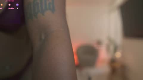 Snapshot of evajacksss_ chatting on May 8, 12:10 pm evajacksss_ online show from May 8, 12:10 pm