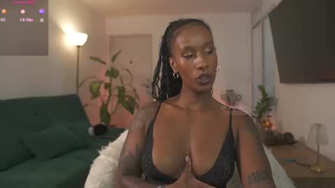 Snapshot of evajacksss_ chatting on June 11, 9:13 pm evajacksss_ online show from June 11, 9:13 pm
