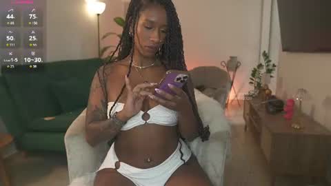 Snapshot of evajacksss_ chatting on July 19, 3:05 pm evajacksss_ online show from July 19, 3:05 pm