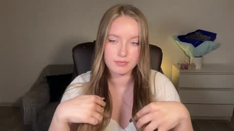 Eva online show from April 20, 8:43 pm