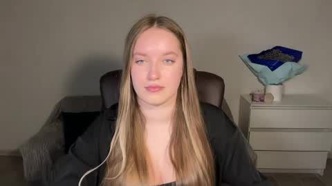 Snapshot of evajuly chatting on April 24, 9:06 pm Eva online show from April 24, 9:06 pm