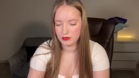 Snapshot of evajuly chatting on April 25, 7:55 pm Eva online show from April 25, 7:55 pm