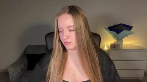 Snapshot of evajuly chatting on April 26, 7:33 pm Eva online show from April 26, 7:33 pm
