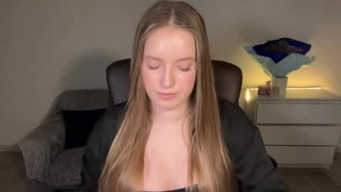 Snapshot of evajuly chatting on April 27, 7:56 pm Eva online show from April 27, 7:56 pm
